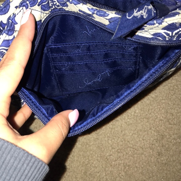 Vera Bradley Cross Body Bag - Picture 5 of 6